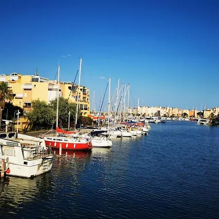Belle Vue Sur Port Et Tour Barberousse *