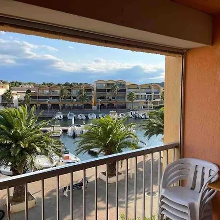 Belle Vue Sur Port Et Tour Barberousse