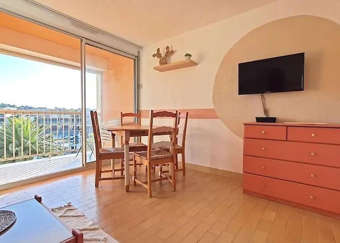 Belle Vue Sur Port Et Tour Barberousse Appartamento *